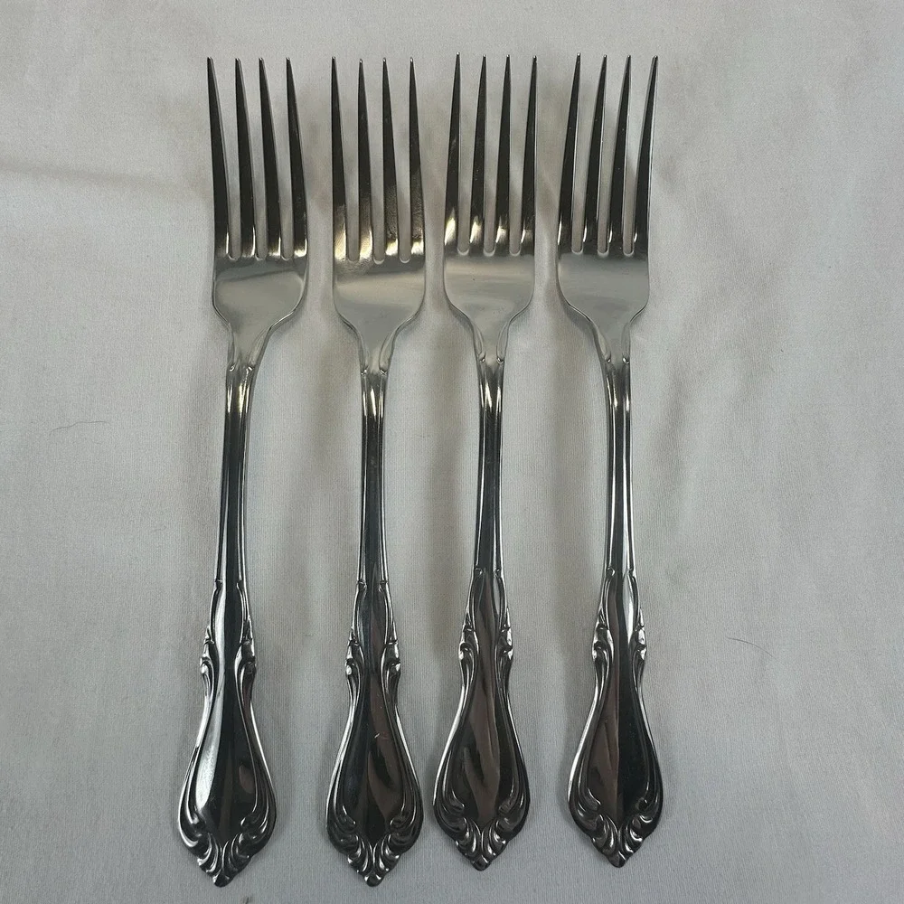 LOT OF 4 WM. A. ROGERS ONEIDA STAINLESS *SUTTON PLACE*  DINNER FORKS‎ Excellent